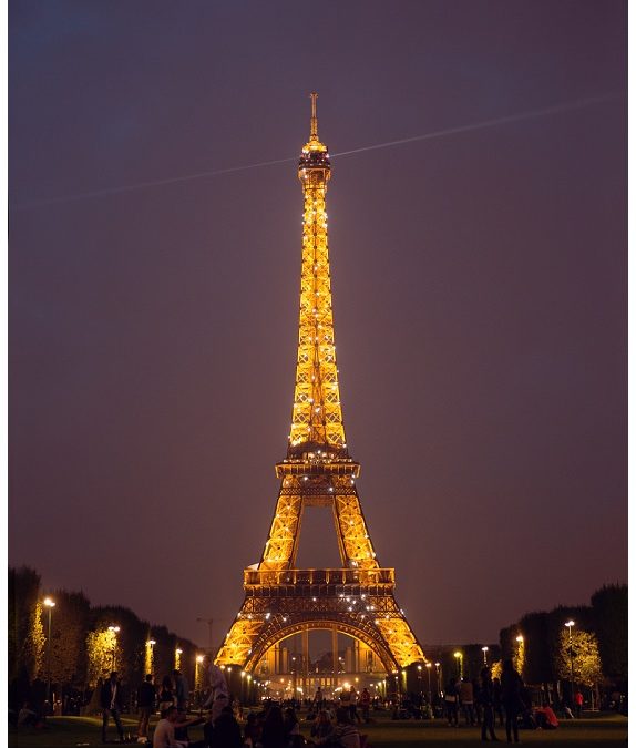 The eiffel tower at night amazing