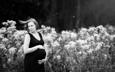 Outdoor bump baby photography Hertfordshire